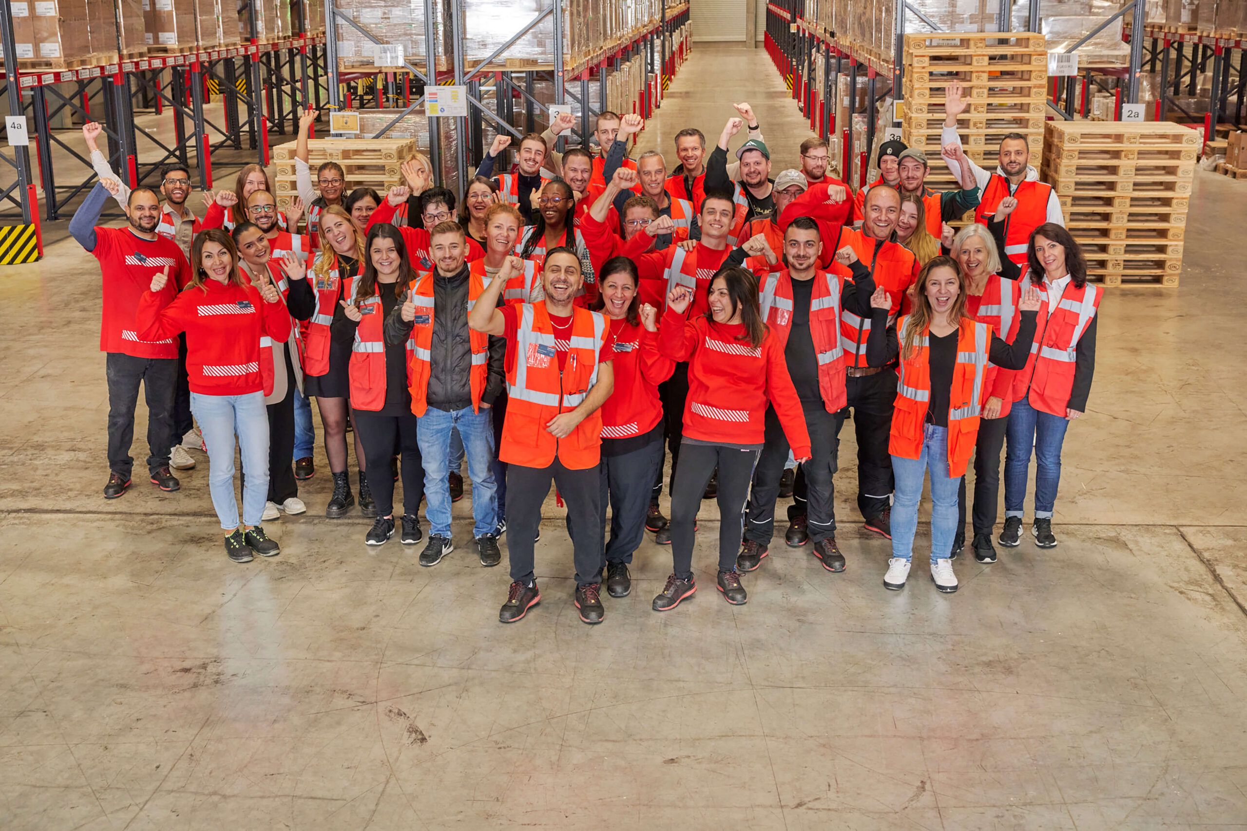 Teamfoto Transco Logistikzentrum Gottmadingen