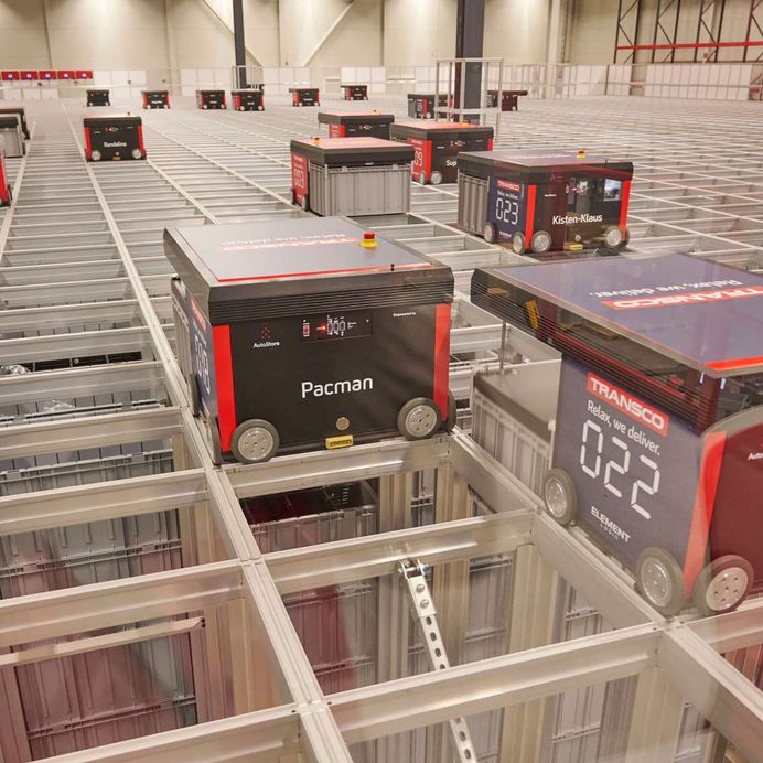 Transco Fulfillment-Roboter auf Autostore Anlage in Transco Logistikzentrum